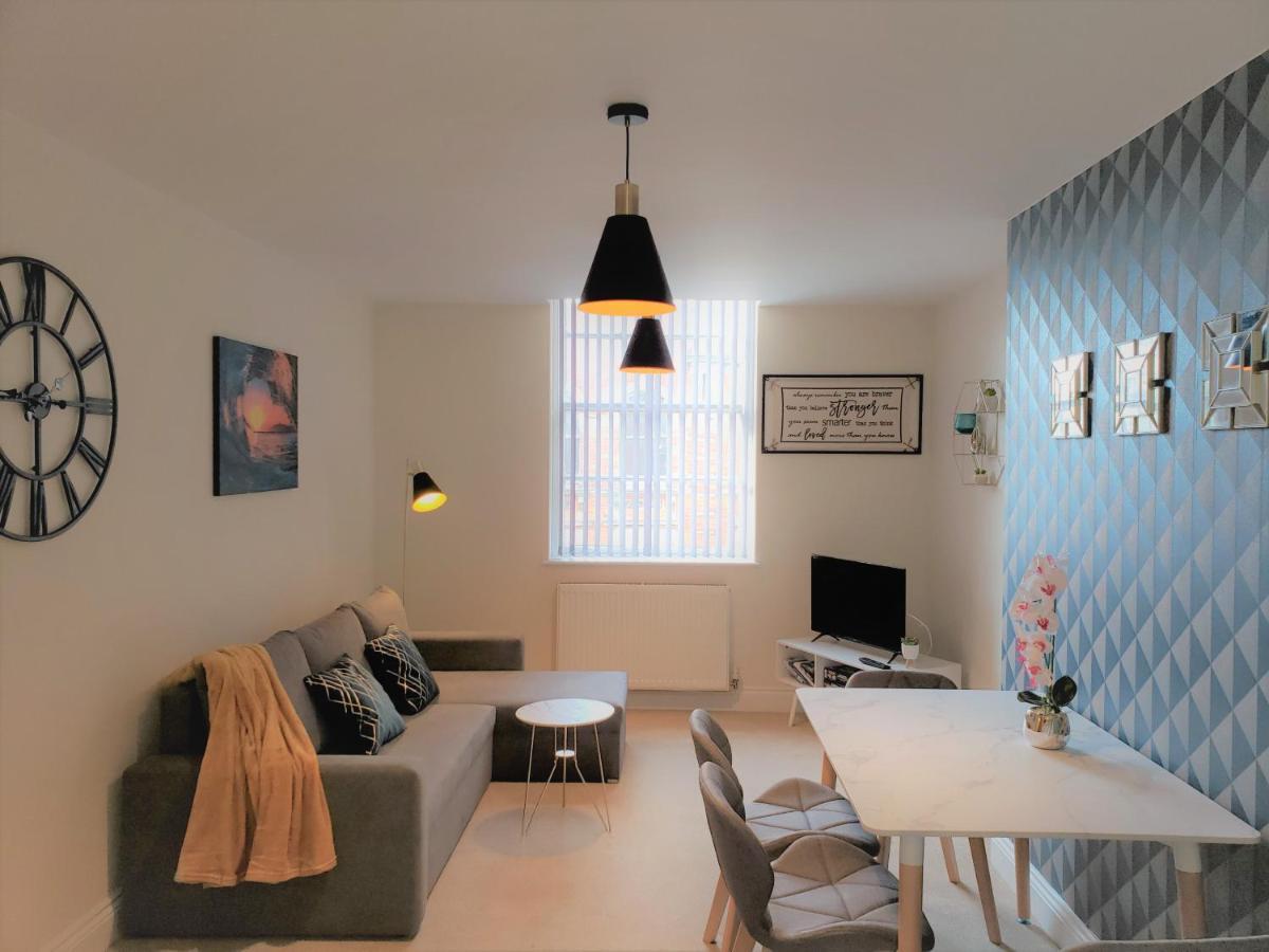 A Stylish Retreat - Super King Bed - Heart Of Town Centre - 5 Mins Stroll To Beach Bournemouth Exterior photo